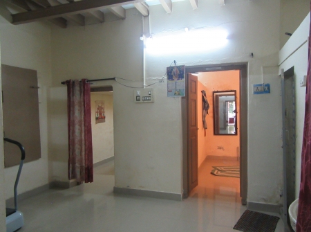 4) Li Id 209 - Bedroom Entrances.JPG